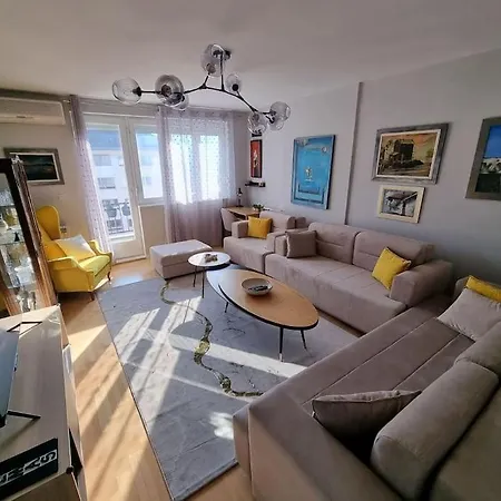Luxury Emas Old Town Dream View Apartment
